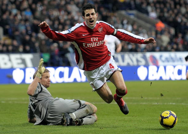 成都vs英博：4外援PK2外援，韦世豪、朱鹏宇、杨铭锐首发.